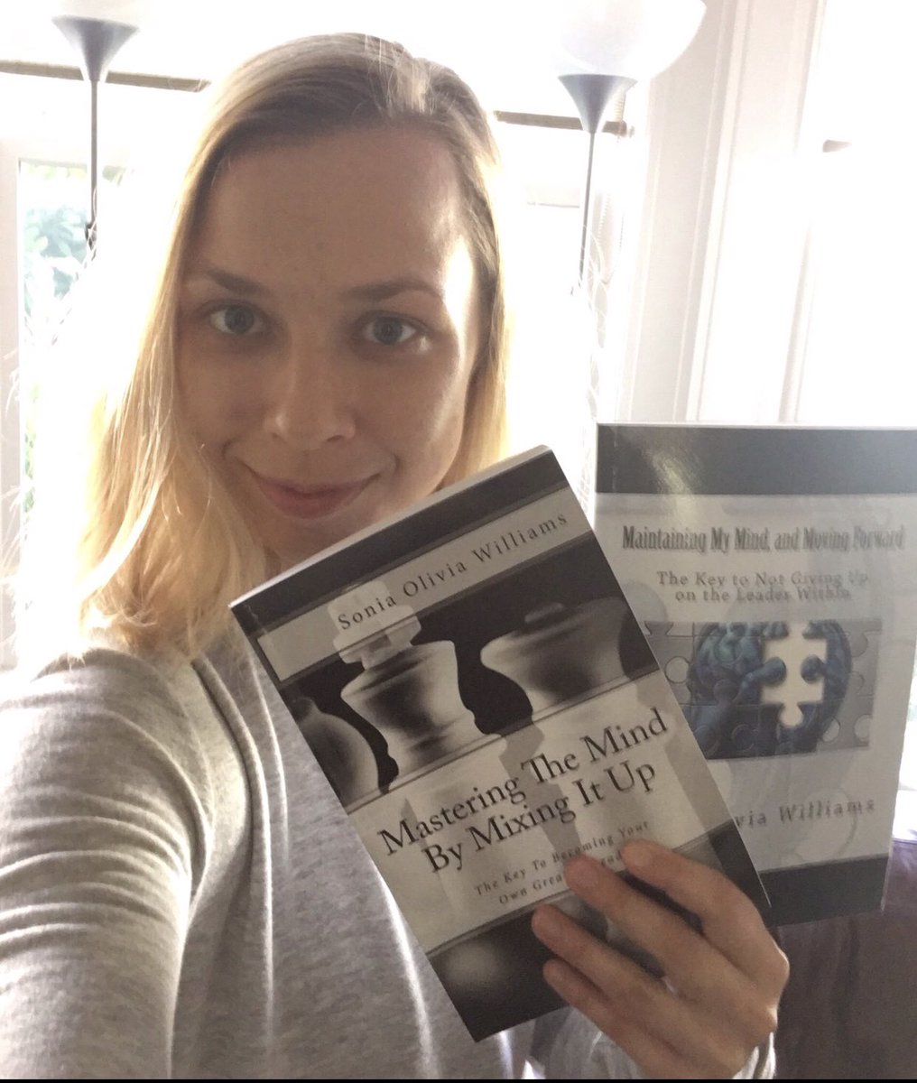 SoniaOwilliams's tweet photo. #soniaoliviawilliams retweet for a chance to win both books FREE!! #FreebieFriday #free #freebooks #selfhelp #development #masteringthemind https://t.co/SqEgD5Cgb5