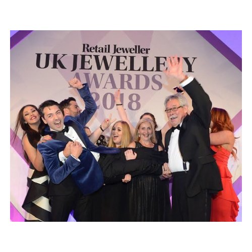 WongsJewellers's tweet photo. We'd just like to extend a massive thank you to the UK Jewellery Awards for selecting us as the 'Retail Sales Team of The Year'. We'd also like to thank you for being part of the Wongs family. It could not have happened without you.
#ukja18 #ukjewelleryawards2018 #naj #cmj https://t.co/JA5XYHCQWp