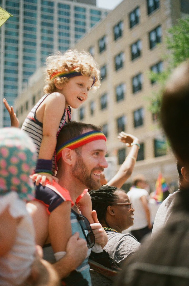 thatssoerin_'s tweet photo. #ChicagoPride on #35mm 🌈🎞 https://t.co/D66pOGDdnR