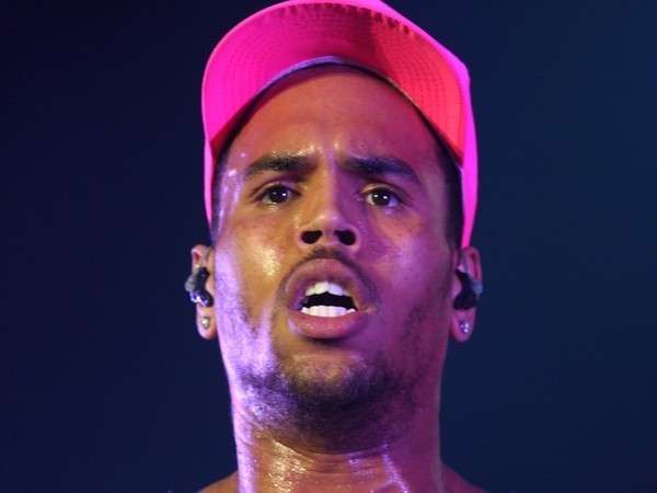 Ashokanews1's tweet image. Chris Brown arrested for allegedly attacking photographer
goo.gl/iRRz2M  
#chrisbrownofficial @chrisbrown #Arrested #ISupportAdarshCredit #ashokanews