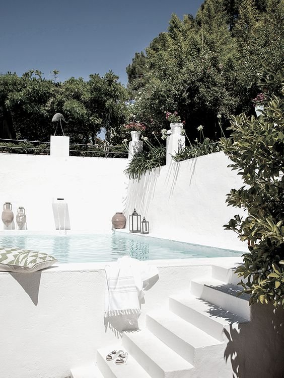 QB_Constructora's tweet photo. El verano ha llegado y este calor sólo se soluciona con un buen chapuzón. 🏊🏼‍♂️ Si estás pensando en #renovar tu #piscina o en #construir una en casa, permanece atento a las últimas #tendencias 👉🏻 https://t.co/jzmpMHFl98 Disfruta del verano como te mereces 🌞 958 08 41 03 https://t.co/8qhhTkqEPo