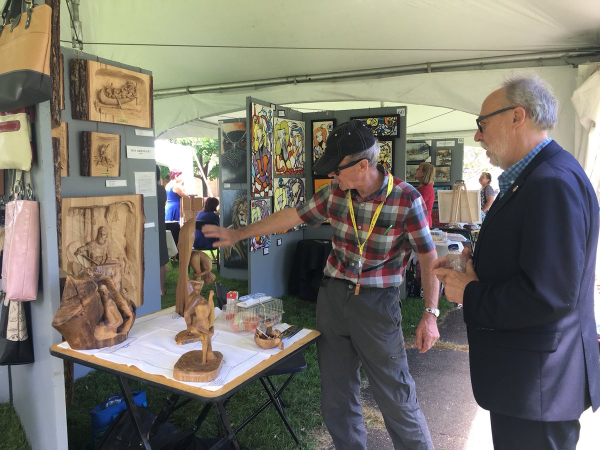 MarcPicardQc's tweet photo. Village en arts se poursuit jusqu’à dimanche. Une plateforme exceptionnelle pour les artistes et les artisans. #caq https://t.co/atDwpdxvcA