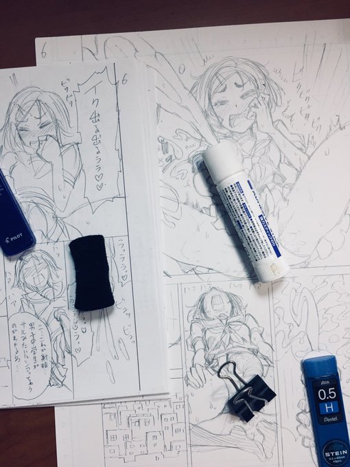 左がネーム、右が下書きです。 