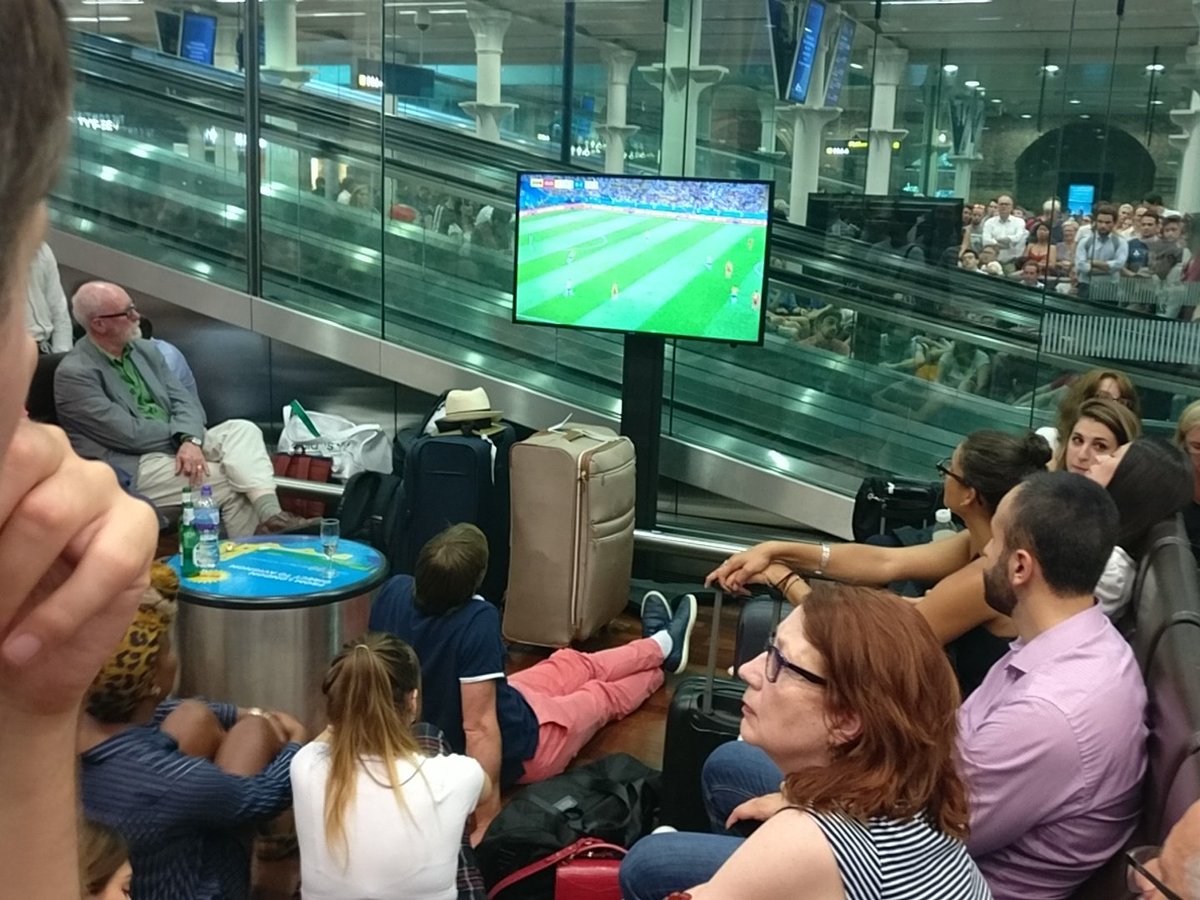 vincent_gv's tweet photo. @l_peberdy At least we've got a television 👌😁 https://t.co/Rbh7hGjek6