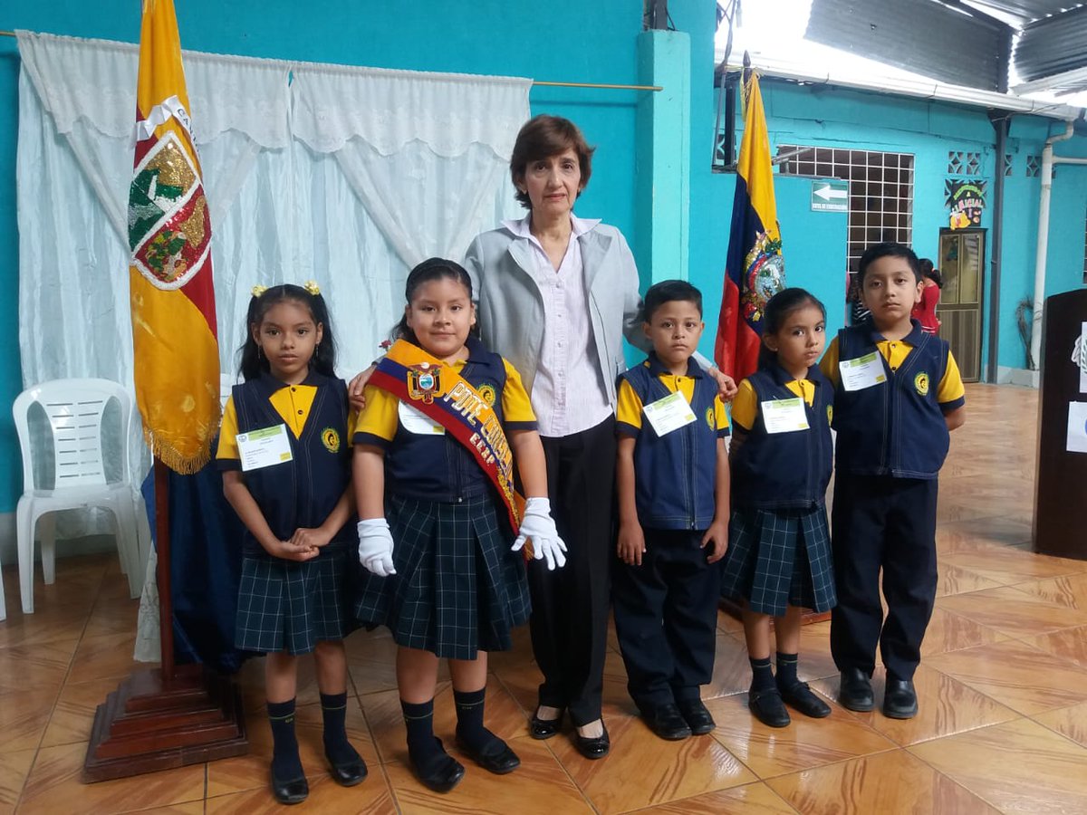 FelipeMix82's tweet photo. Niña Hernanda Loayza fue elegida como presidenta del Consejo Estudiantil en la Esc. Particular Gabriela Mistral.
Directora del establecimiento Sarita Solano realizó el juramento respectivo y posesionó a los integrantes del consejo estudiantil.
@RadioJubonesEP @verofer1 https://t.co/zwhqWOTNmC