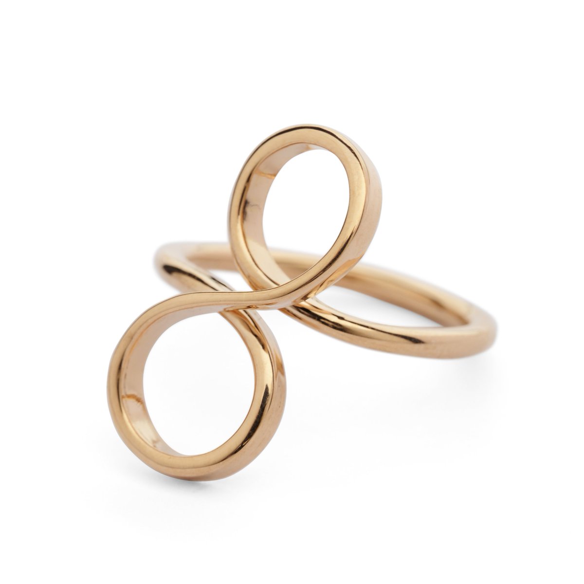 A light looping 18ct rose gold statement ring
#metalwork #handshaped #polishedfinish #rosegoldring #fingureofeight #infinity