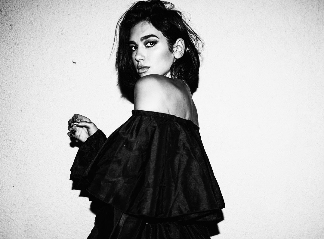 Eѕтoy volαɴdo нαcία lα lυɴα, ѕoñαɴdo coɴ lα нeroίɴα.