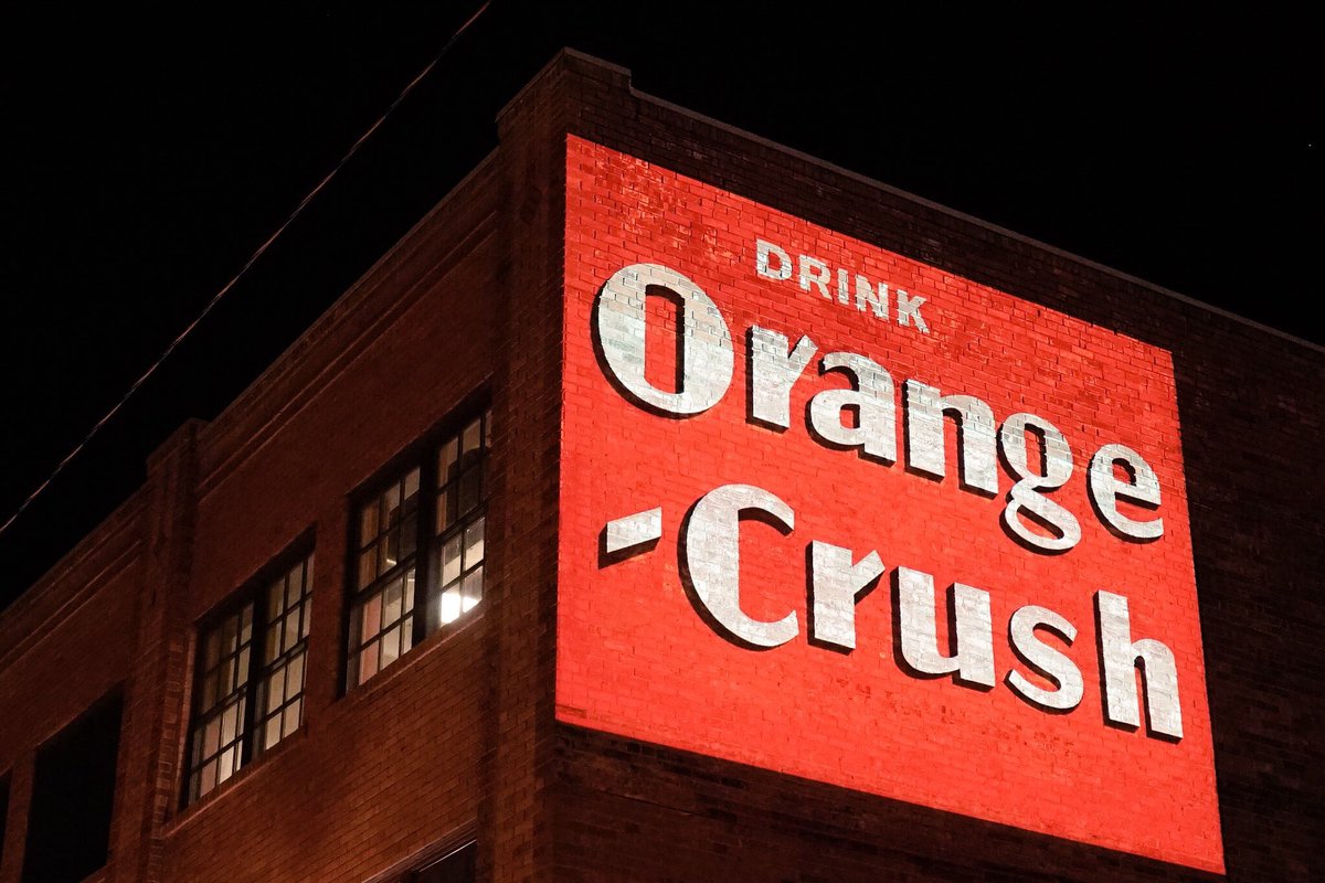 craigwinslow's tweet image. Last night! Added an Orange Crush #ghostsign to the #LightCapsules family in Great Falls, MT.
No.031 ✨