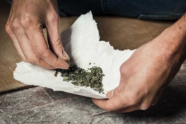 YourRightMind's tweet photo. Marijuana users experience more pain; require more painkillers after an injury: https://t.co/rfZSwk2RYS #Marijuana #mentalhealth #addiction https://t.co/HlVp5aYQFU