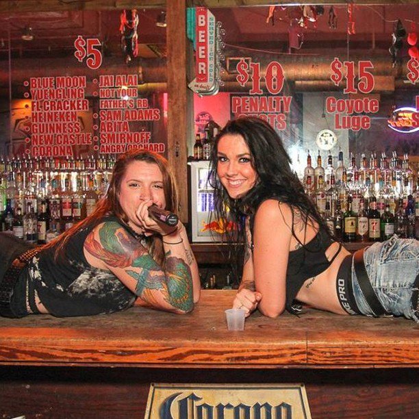 coyoteuglyusa's tweet photo. Join Tampa Coyotes for First Friday Pre-Game - OPEN BAR 7-9pm!!!
📷: @coyoteuglytampa

#coyoteuglytampa #coyoteugly #coyoteuglysaloon #barlife #bartenderlife #bodyshots #booze #comeparty #coyotelove #girlsonthebar #letsdothis #partytime #shots #shottime #ladiesonthebar #wekno… https://t.co/sHIUiR9wWv