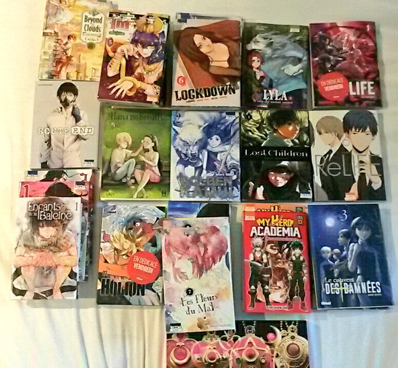 yamishinoficial's tweet image. Mon loot japex... en fait je vide ma valise pour la re remplir..... ORZ #oskour