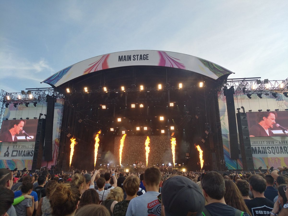 moderncoma's tweet image. Il fait chaud, ça brûle...@GojiraMusic  met le feu sur la Main Stage du #mainsquarefestival