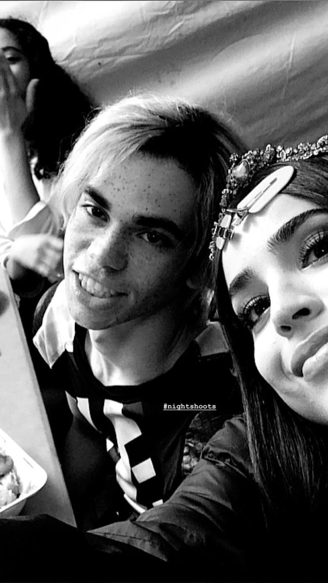 SofiaCarsonPe's tweet photo. Sofia vía Instagram histories https://t.co/ybz5yOFiFg