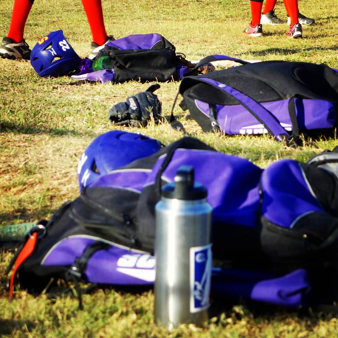 IdcSports's tweet photo. Our #Softball #Season is #done.
.
#tournament #field #baseball #purple #crush #orange #bag #field #summer #heat #hot #fastpitch #yeti #water #hydrate #idc #sports #youth #idcsports #whatsnext #next #weekend #friday #family https://t.co/0iAWUA8kwy
