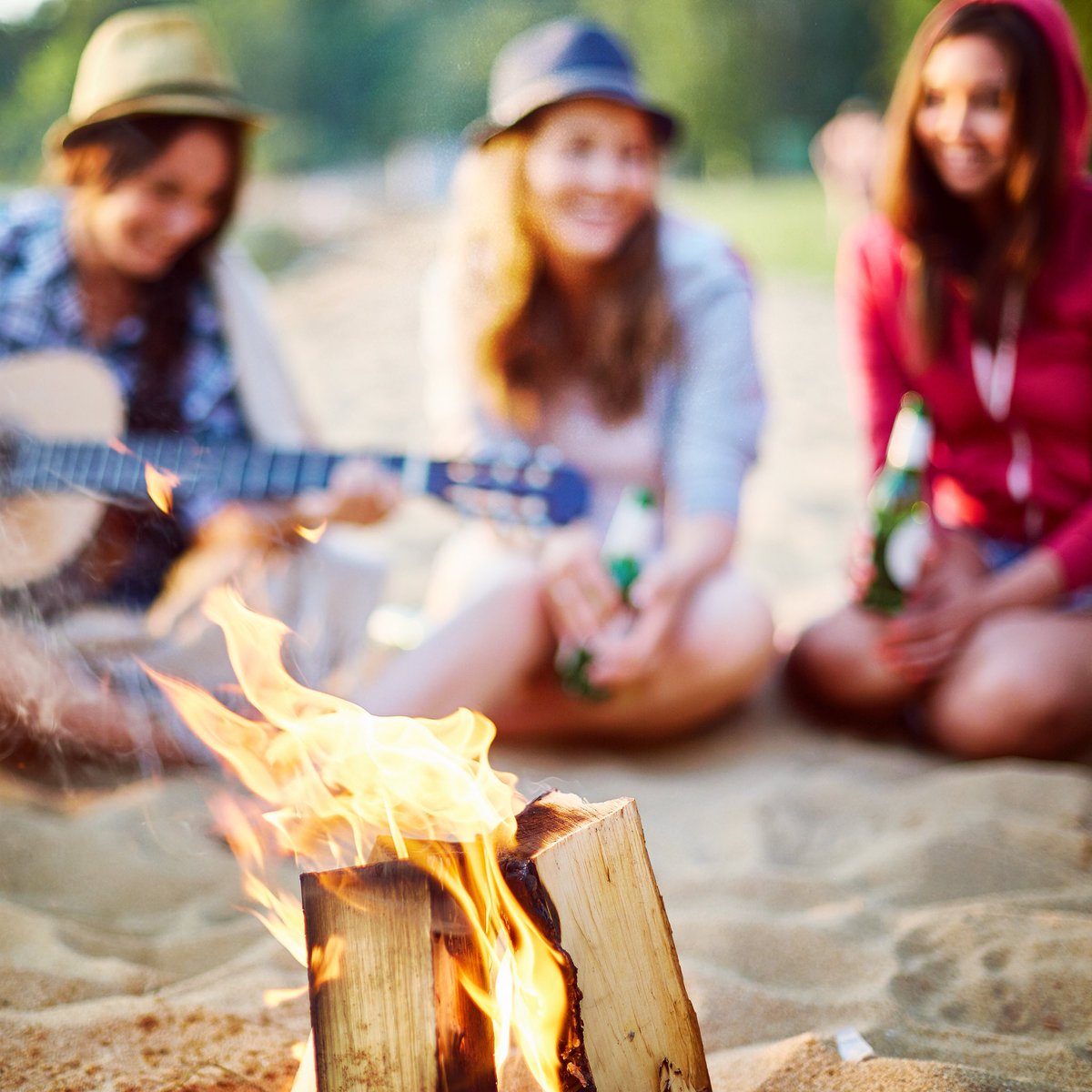 movieonthewater's tweet photo. Enjoy a summer night with friends. Listen to live music, roast S’mores in an open fire, eat yummy food, and then end the night off with a movie on the water! It doesn’t get better than this❤️ Events coming up in SLC, Utah and Houston, TX! #movieonthewater #summerparty https://t.co/dhZglscgmT