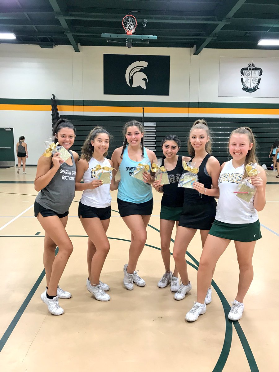 dhs_sss's tweet photo. Meet your new SSS Captains for the 2018-2019 season! 💛 V. Cheer- Bella and Emma 💚 V. Song- Mia 💛 JV Cheer- Ally &amp; Morgan 💚 JV Song- Taleen #Captains https://t.co/cgNkY6n7Bc