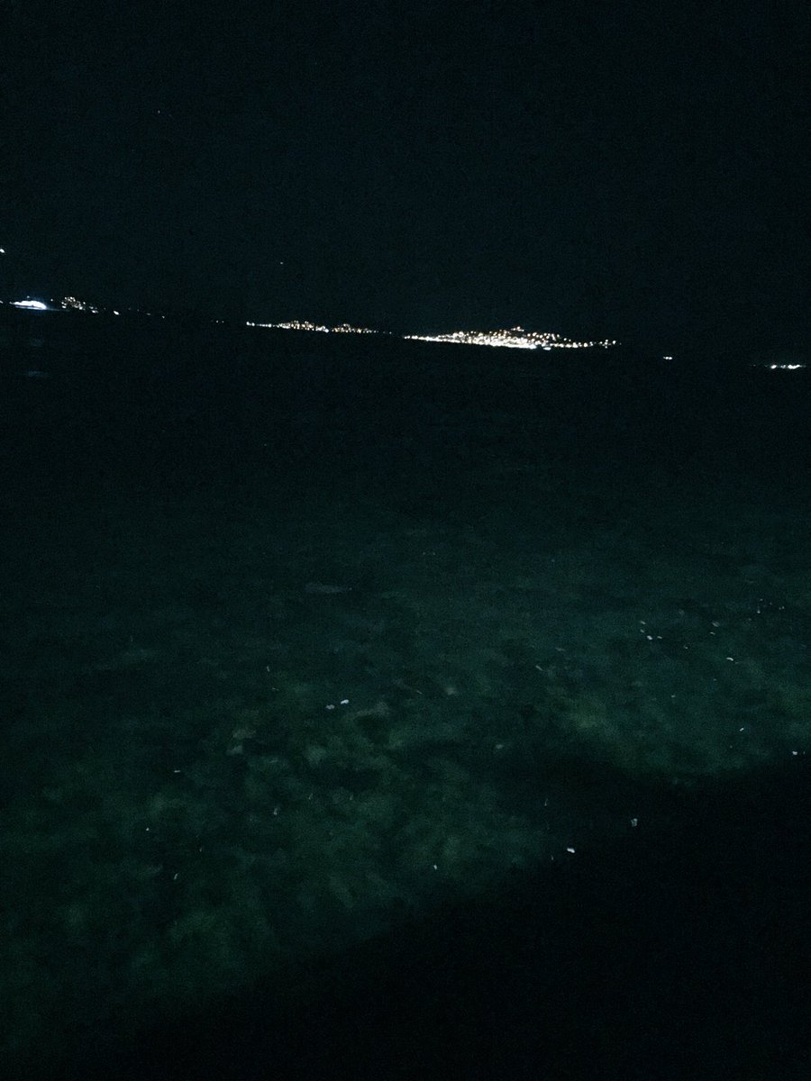 1 milyon dolar degildee kamp sandalyesi net akardı şuan...