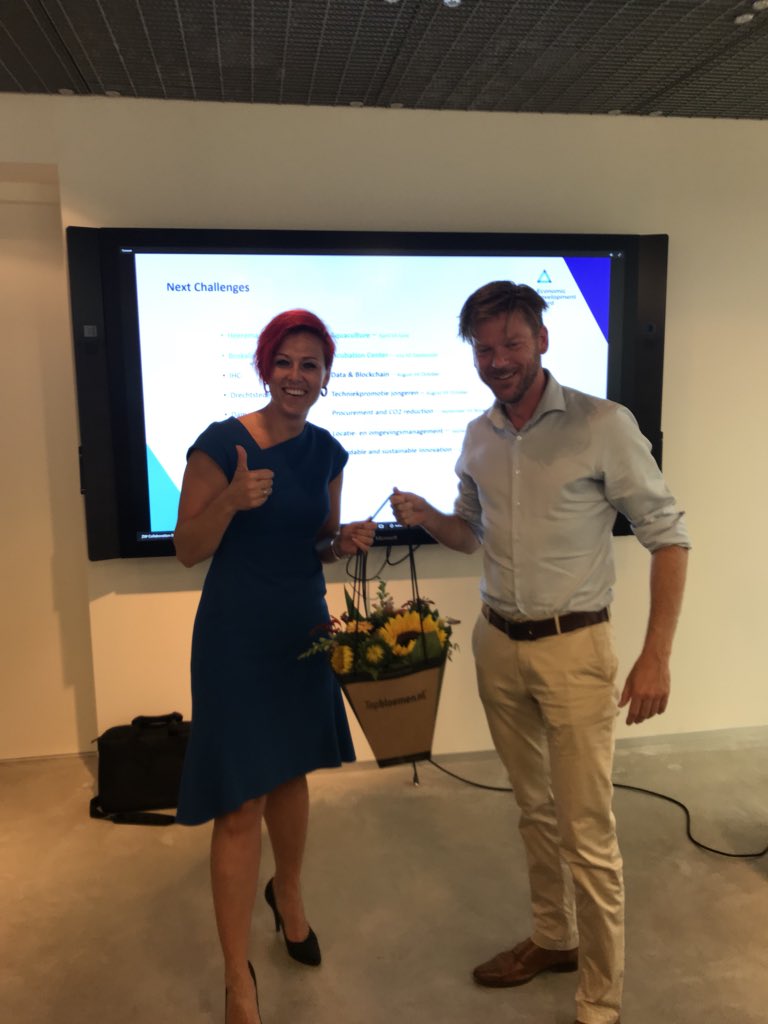 JJWeeda's tweet photo. Sylvia Boer @damen congrats Drecht Cities Young Professionals @Fokker @BoskalisNL @HeeremaHFG for presenting results on the Aqua Barge Challenge! #drechtcities #DC2030 #youngprofessionals https://t.co/KLxN0c8YC6
