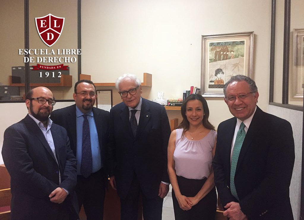 eld_oficial's tweet photo. #EventoELD Conferencia MATRIMONIO Y CONVIVENCIA EN LA EUROPA ACTUAL impartida por don Antonio Palazzo, Maestro Emérito de Derecho Privado de la Facultad de Derecho la Universidad de Perugia, Italia. https://t.co/7niGpTuKY0