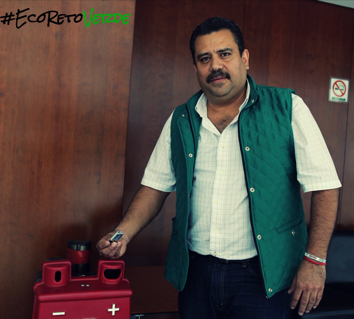 Día 6 #EcoRetoVerde Recuerda que existen desechos como las pilas que deben ser puestos en centros o depósitos especiales: como el aceite, pintura, medicamentos o baterías.