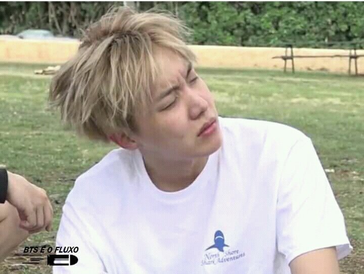 OppaAsian's tweet photo. Eu vendo as tretas entre fandons q o povo cria 

Eu não entendo pra q isso cara, vamo ficar de boa cada um na sua feliz com o seu grupinho ali e os outros la com o seu grupinho feliz tbm e todo mundo fica na boa e vida q segue 🤙🏻🤙🏻 PEACE https://t.co/YmBZZJomES