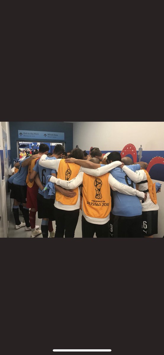 Gracias a esas 3 millones de personas que a pesar de la distancia demostraron estar junto a nosotros en todo momento y más ahora en la tristeza...orgulloso de ser URUGUAYO y representar este hermoso país, Mil Gracias