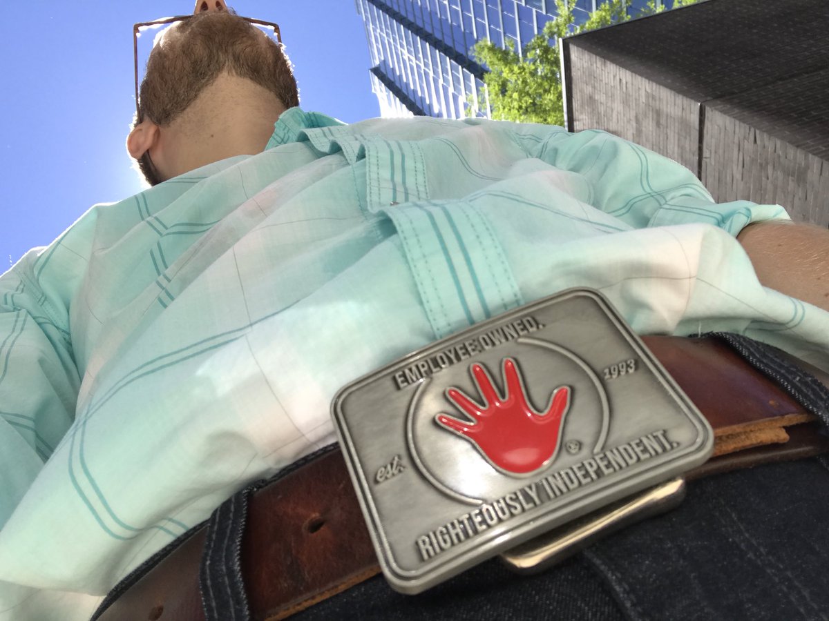 barsnboardrooms's tweet photo. The belt buckle is my uniform today. This was an incredibly awkward pic to take, lots of funny looks. #righteouslyindependent https://t.co/E4MRkbTRqS