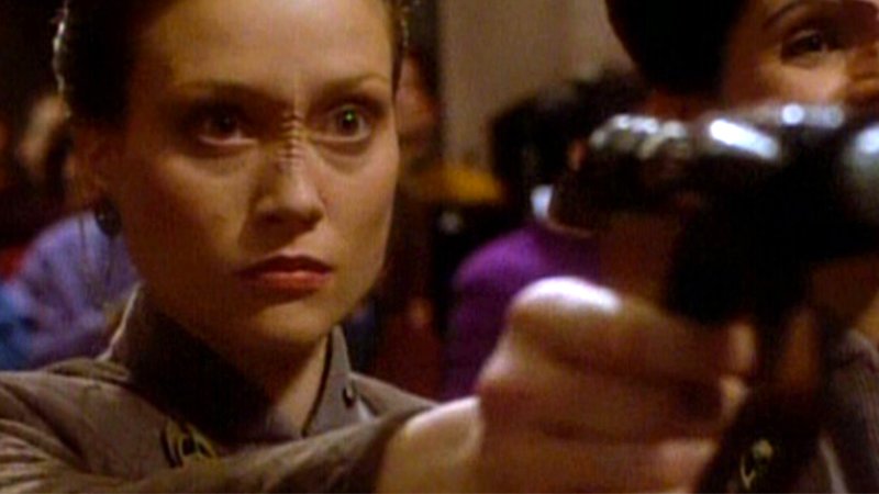 io9's tweet photo. Why don't we have a Star Trek show from the aliens' point of view? https://t.co/fwYOM6U0UZ https://t.co/YNsFGf19De