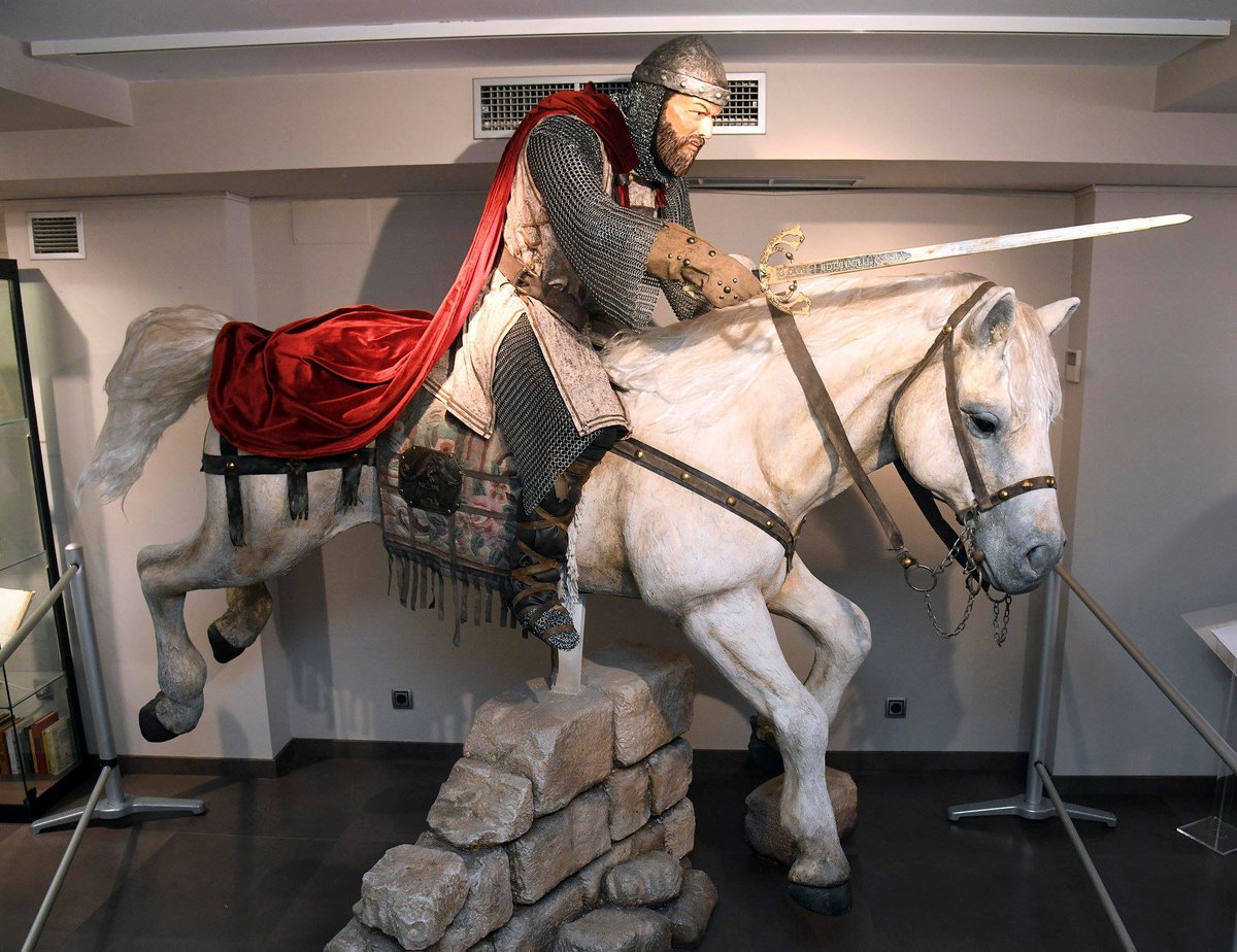 Cid_MdT's tweet photo. Mirad y admirar todos los ministéricos @MdT_TVE la espectacular figura de mío Cid junto a Babieca han presentado hoy en el @MuseoDelCid de #Burgos Obra del gran @JuanVillah que ha captado todo ¡Parece que va a cobrar vida! https://t.co/wRZUQYqhBX