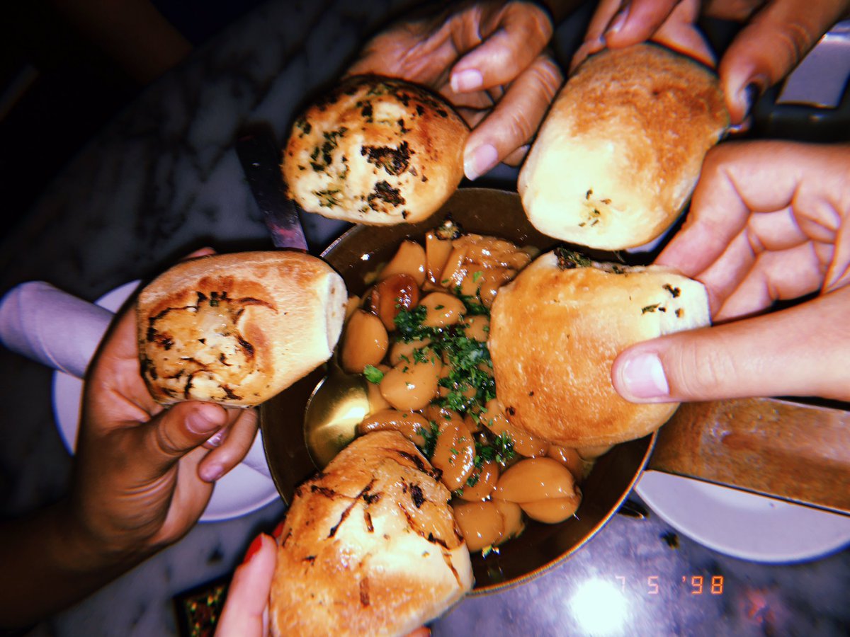 rateedxxx's tweet photo. #thestinkingrose #Garlicresturant #beautifuldaywfam #garlicloversonly💕 #BeverlyHills #LA https://t.co/mhGmrQx5Gd