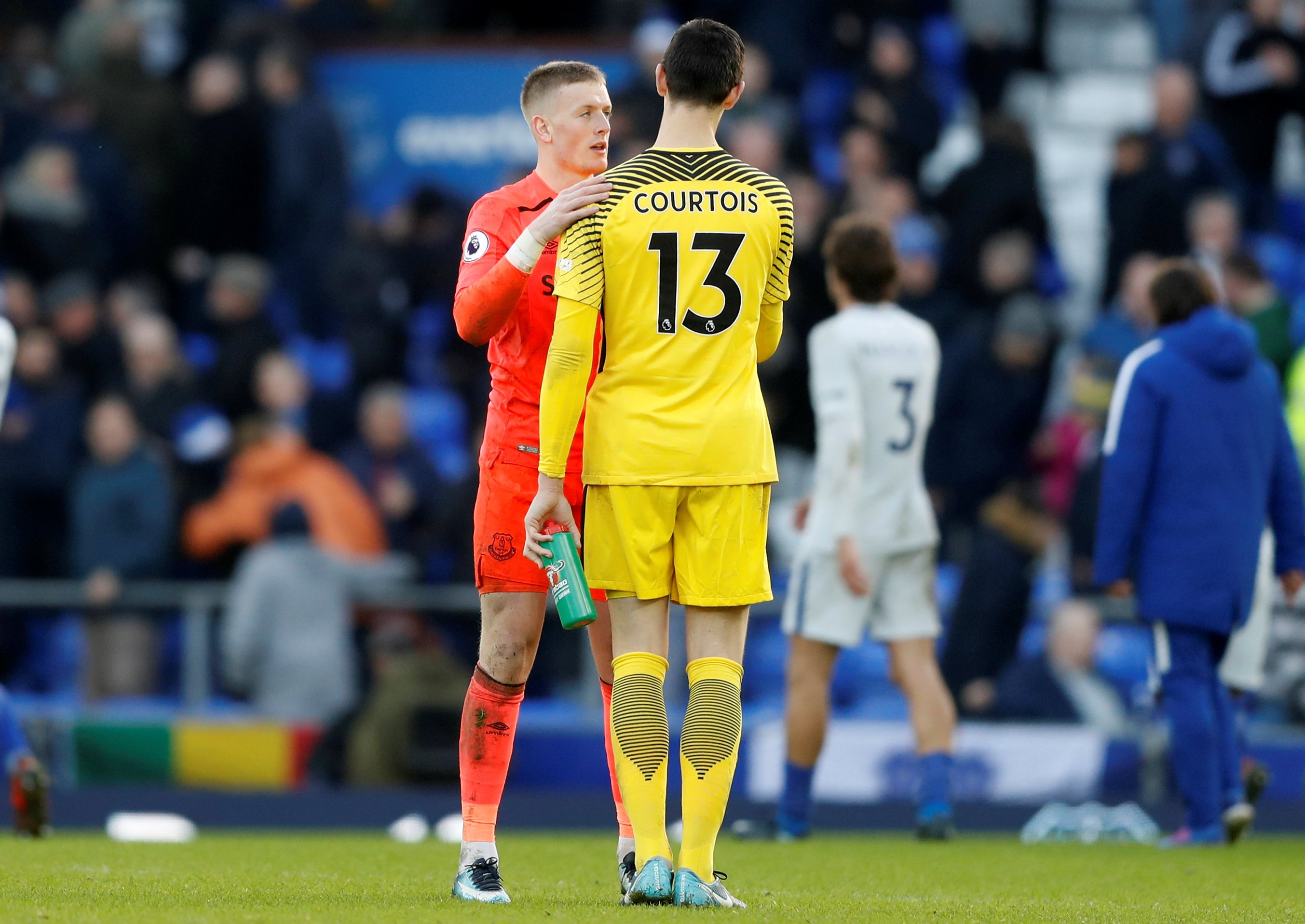 Squawka News på Twitter: "Thibaut Courtois on Jordan Pickford: "I just want to clarify that I never mocked his height, I would never mock the of a goalkeeper and he is