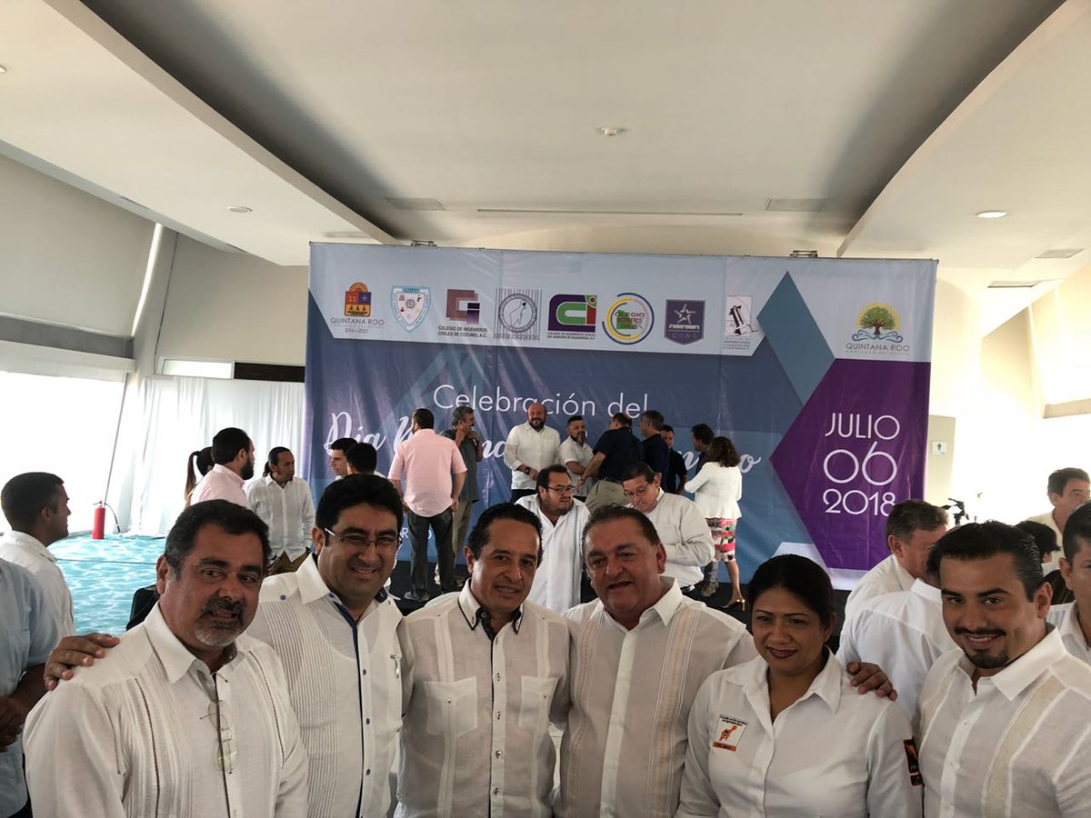 asdrubalSierraM's tweet photo. #SerConstructor Hoy acompañados del Gobernador @CarlosJoaquin celebramos el dia del Ingeniero @cahuo @mmoguelm @CMICqroo @MiguelCMICqroo https://t.co/lNLiAAaedj