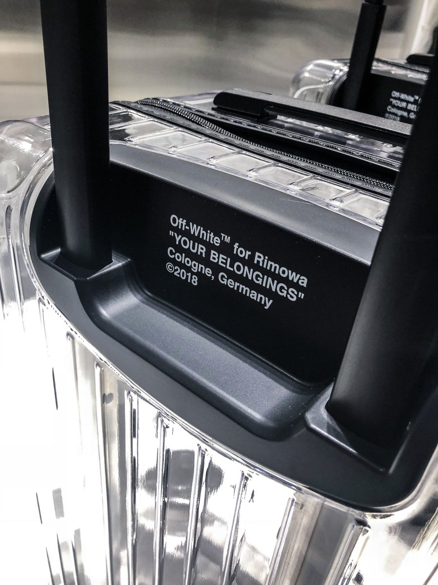 fashionsnap's tweet photo. 【今日】リモワ×オフ-ホ��イト、透明のスーツケースを発売
https://t.co/HBXM1a6OMZ
#RIMOWA #OFFWHITE #VirgilAbloh https://t.co/vaXIL2WILR