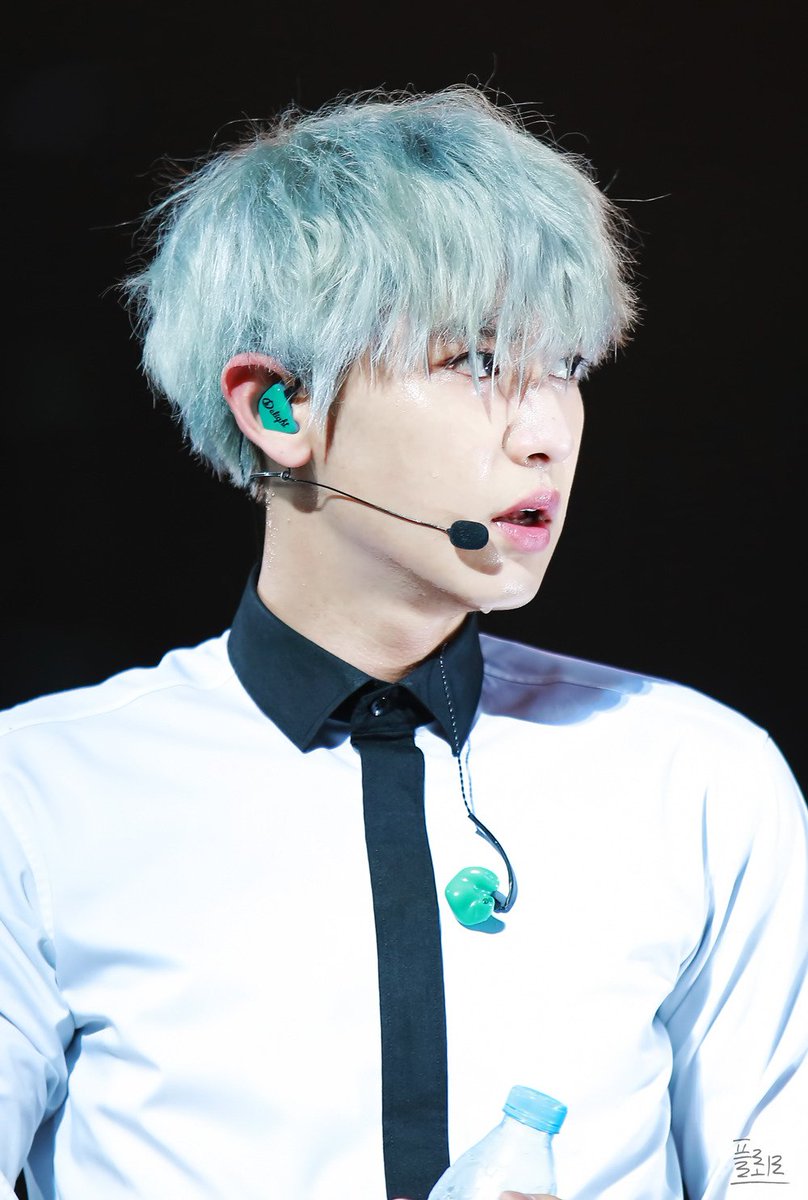 justmeoneme's tweet image. #Coolred#Elegantgrey#Niceglasses