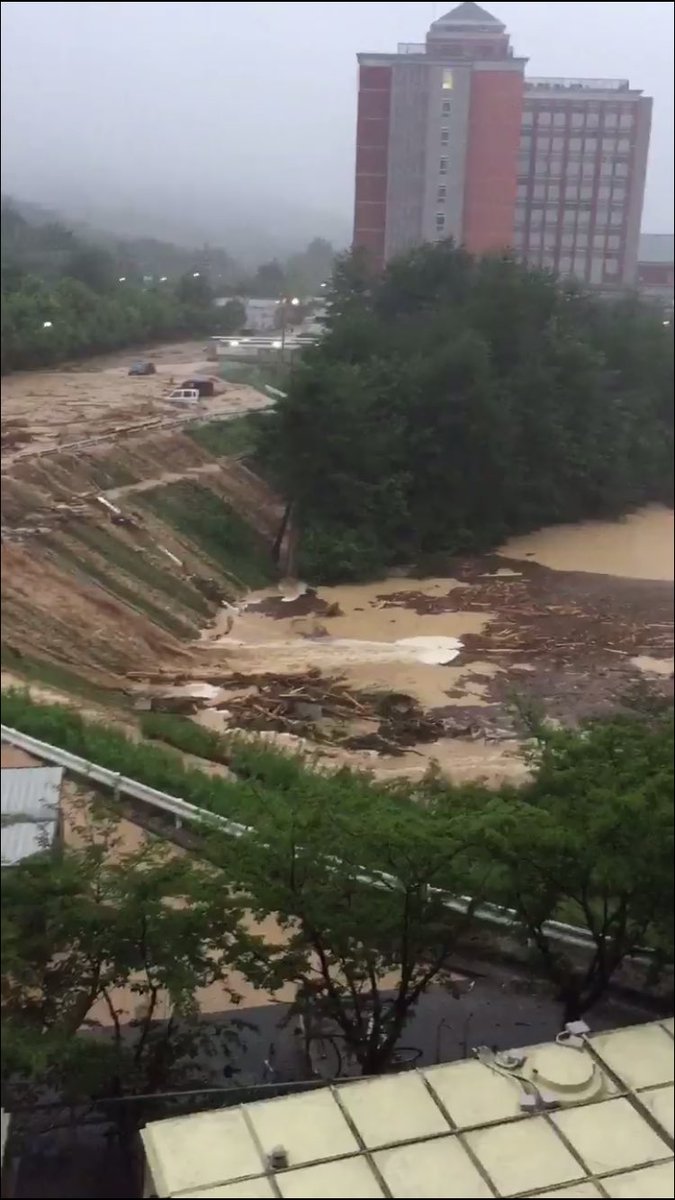 84ken 株式会社クレアヴィータceo Newspo テクニカルアドバイザー Ergofit Twitter પર 僕が一緒に研究したり仕事でご一緒することが多い先生の在籍する広島国際大学がエライことになってます 寮の生徒も出れないようです 前の道も土砂崩れで封鎖されてます 早く