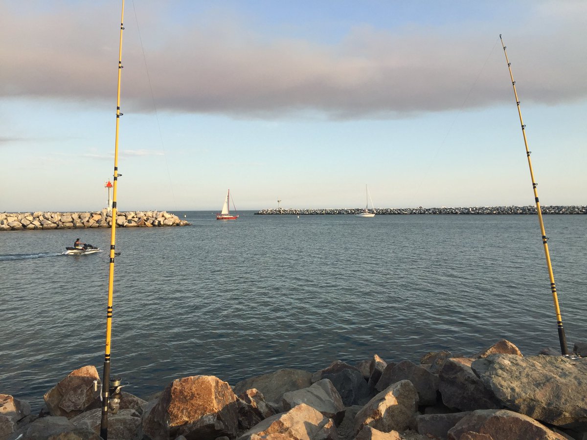 SouthOCSurffish's tweet photo. Beating the heat in the Harbor. Just set up but looking fishy like last time. #fishing #danaharbor #timeonthesand #surffishing #orangecounty #socal https://t.co/cFuObD5Pfq
