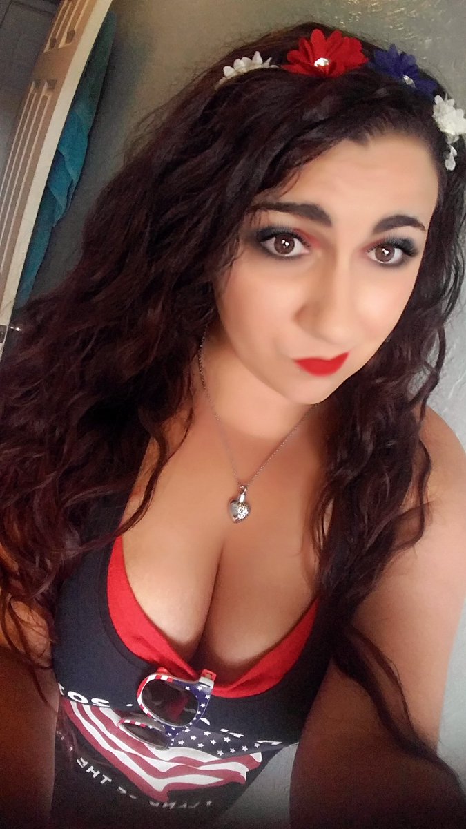 KayELdee123's tweet photo. Red, White &amp; Blue 🇺🇸 #4thofJuly #redwhiteandblue #RedWhiteAndBBQ #StarsandStripes 😘 https://t.co/W6ouXmvOwH