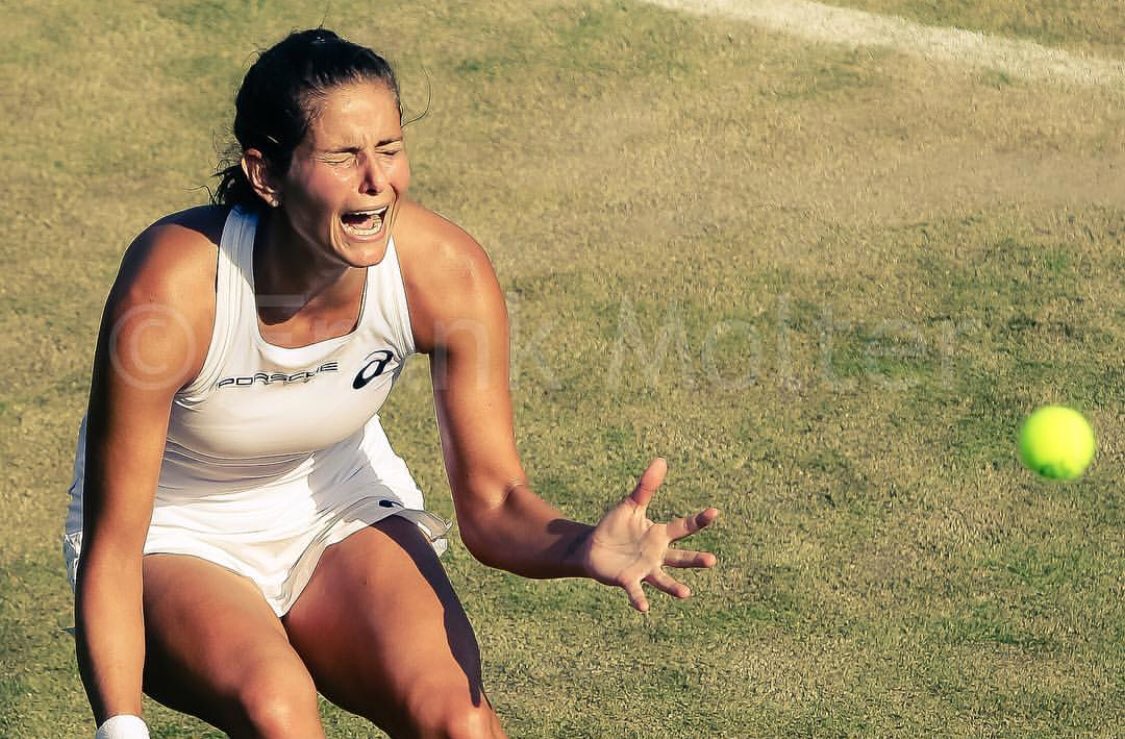 juliagoerges's tweet photo. 2nd week @Wimbledon 🎾🌱 What a fight today... #teamjule 
📸: @frankmolter https://t.co/S9EnsbvRB5