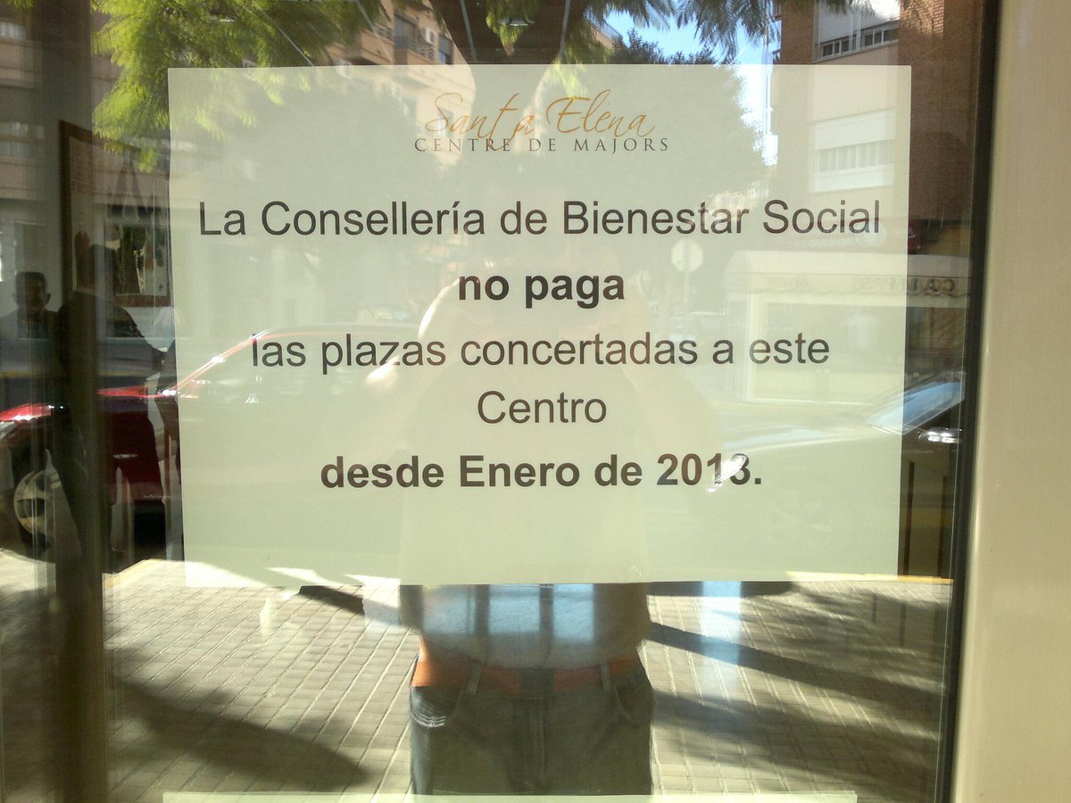 MachitoTears's tweet photo. A. Fabra cerró la #Radio #Televisión #Valenciana Canalnou en 2013 siendo #President xq dijo no podía pagar otras partidas pero fue xq había q pagar #pufos d la #Formulauno #Calatrava #CopaVela #Mordidas #Ciutat de les #arts #Corrupción etc.x eso #rtve x fin se libra d la #mafia. https://t.co/kXyzSrQt9B