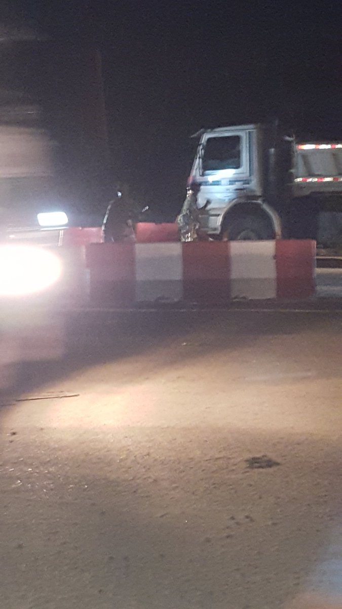 adeadejumo's tweet photo. Military causing traffic on Lagos Ibadan Expressway @HQNigerianArmy please note this is an illegal check point and it's a shame. @AkinwunmiAmbode @Govsia @lagostraffic961 @Rccgts https://t.co/s3OyGRQXmo