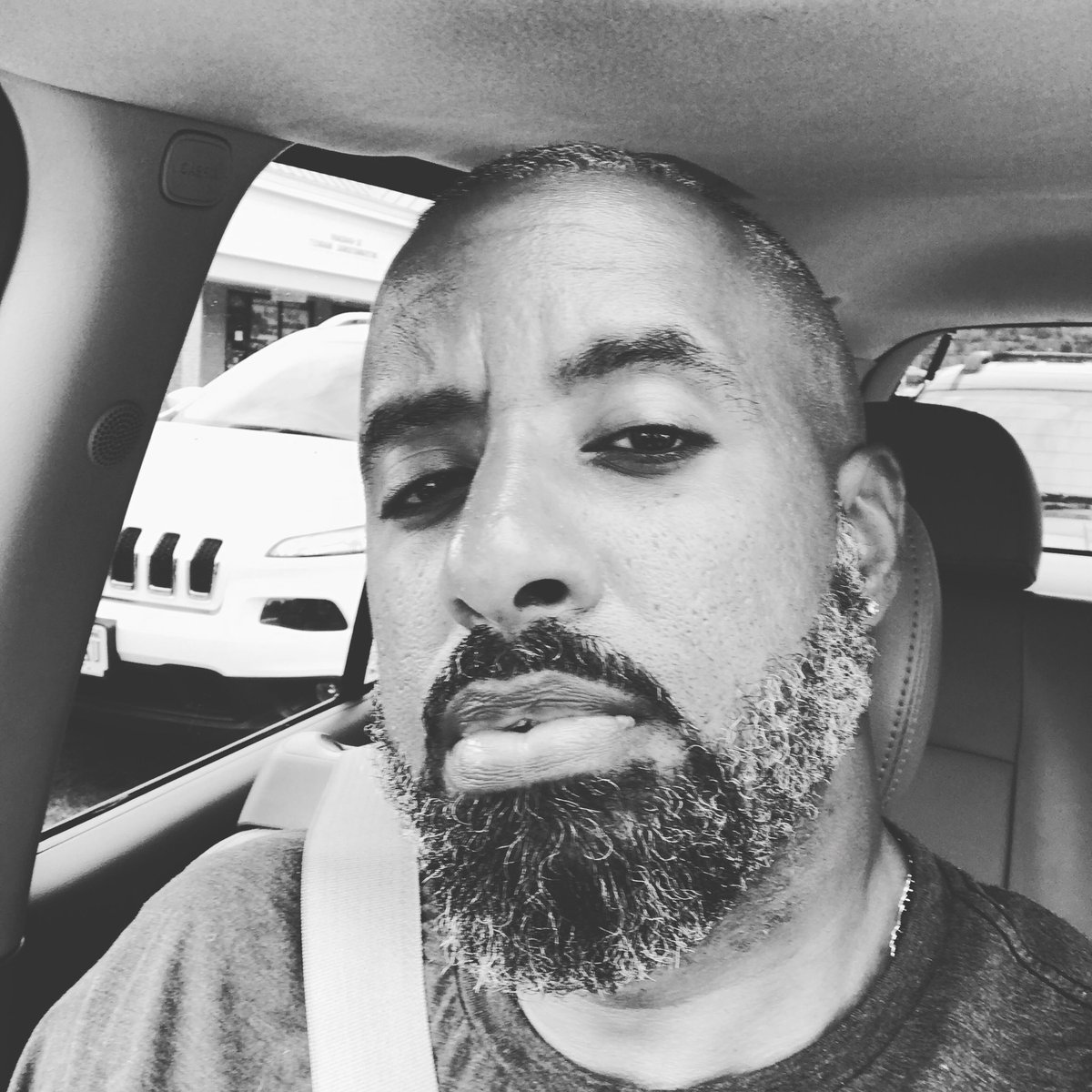 DJSkins's tweet photo. #djskins #dmvdj #djlife https://t.co/6vtJQ95hhd