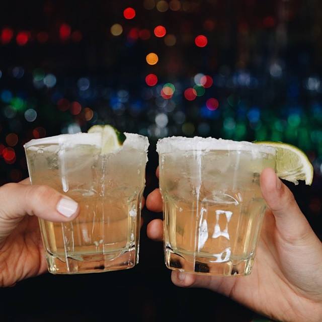 papismexgrill's tweet photo. Viva la vida with a cold bebida--cheers, amigos! #PapisMexicanGrill #Drinks #Bebidas https://t.co/fTZuArTHTC