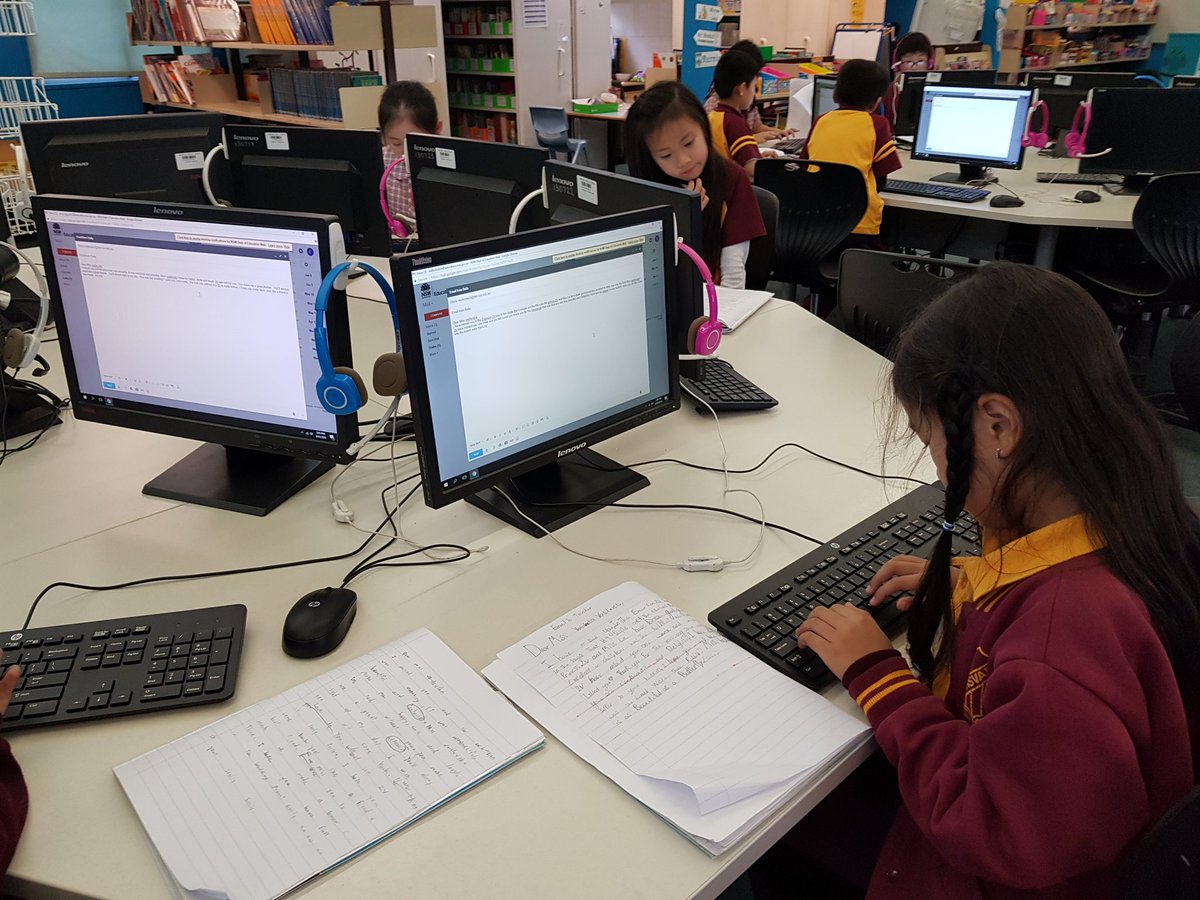 LPSLibrary's tweet photo. 2V writing and sending emails to @oliviavasilev 
They miss you!! @LansvalePS @MarkDiamondLPS https://t.co/grp8pX9Xcp