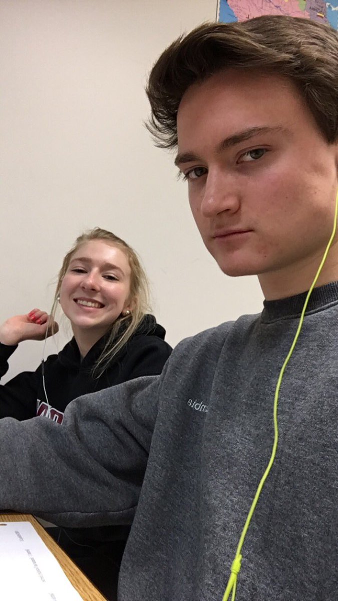 CarsonNagel's tweet photo. Happy birthday! @caitlinstiefel_  hope it’s been a good one!! https://t.co/H3djDXe9zI