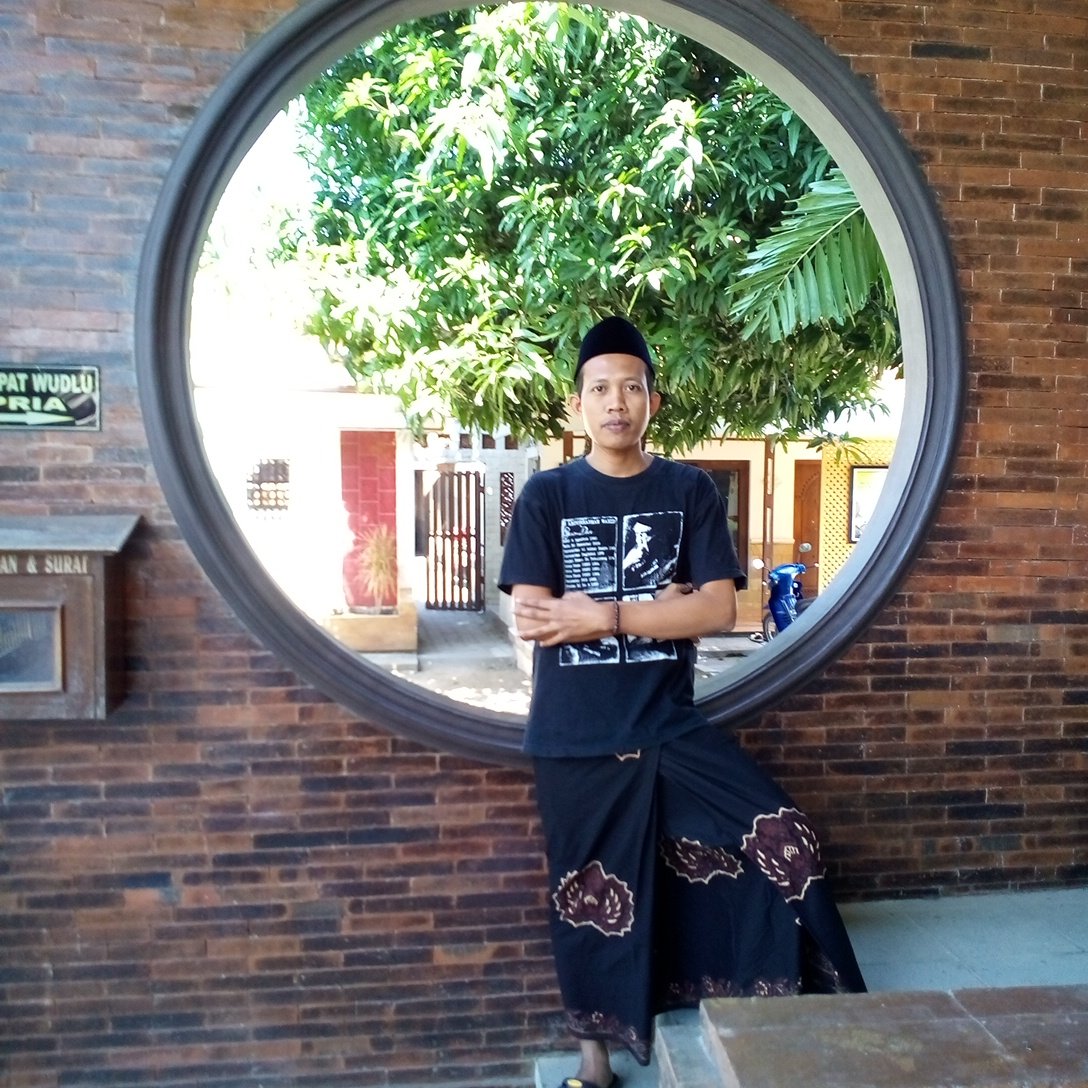 Jumat Religi with <a href="/largurda_ind/">Lar Gurda Official</a>  ,sowan ndalem para waliyulloh di <a href="/SekitarKudus/">Kudus</a> ...smg Berkah untuk semuanya..Amin..