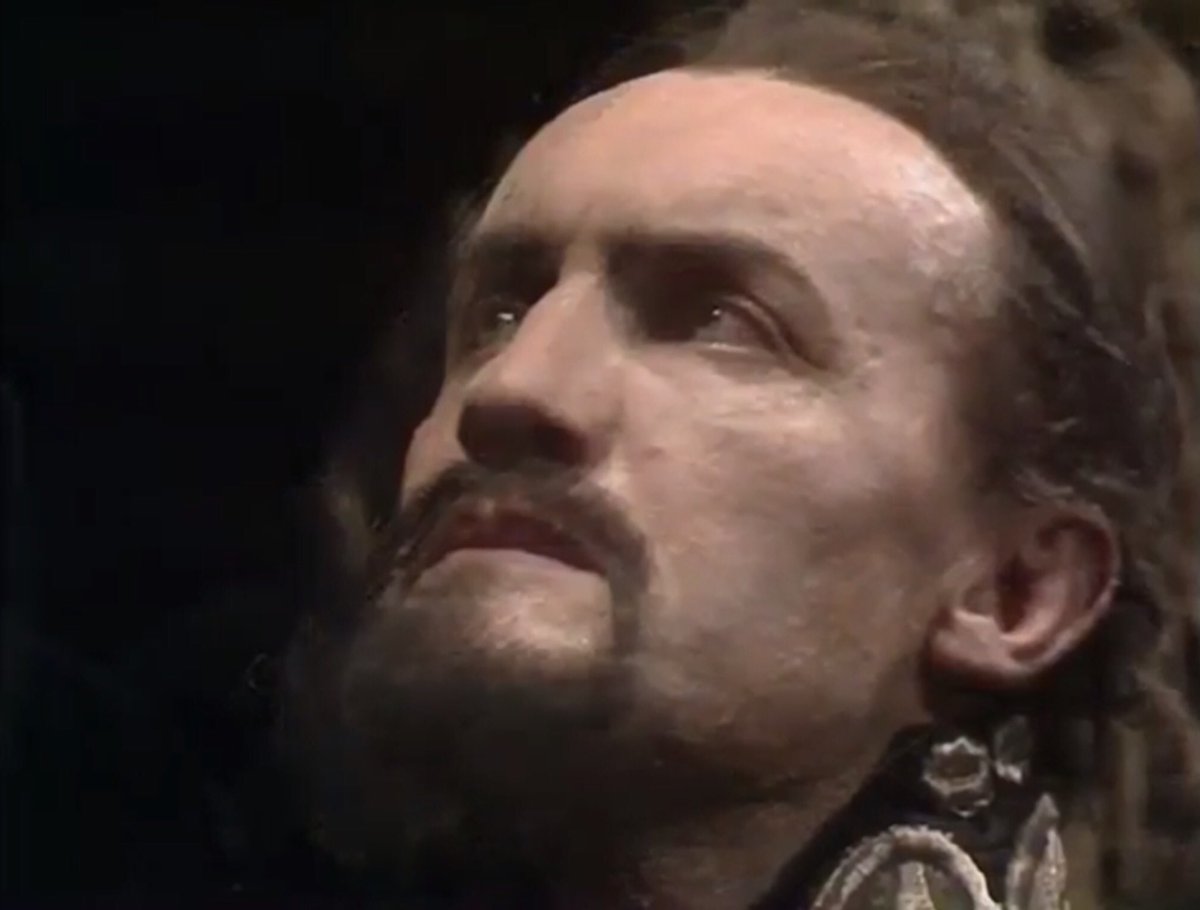 MatthewRimmer's tweet photo. Last time I watched #Logopolis, I was convinced Monitor was played by Anthony Ainley too... #DoctorWhoOnTwitch #Tremas #TheMaster #DoctorWho https://t.co/XjA2qMBbuc