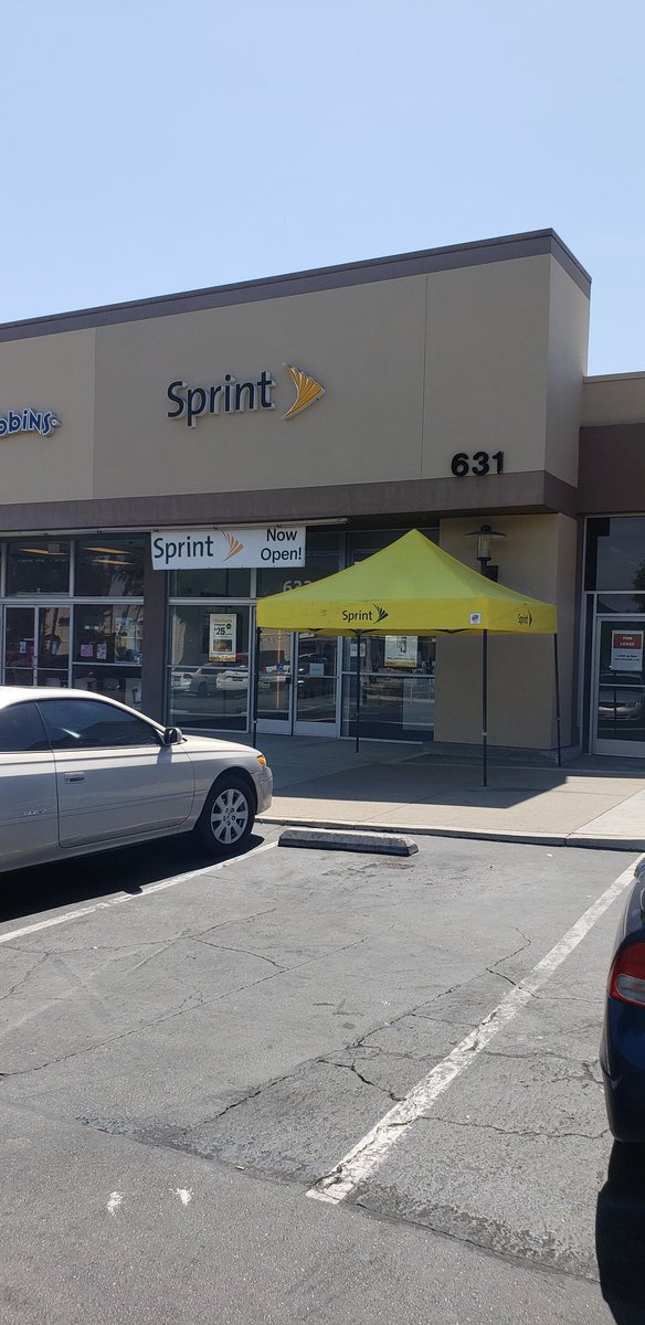 Grand Opening at the new @Sprint Store in Pomona, welcome our newest team led by Jose and Silvestre! <a href="/TLE619/">Trent E</a> @KinmanCory <a href="/AKakebeen/">Adam Kakebeen</a> <a href="/jose/">Jose Arocha-Saher</a>