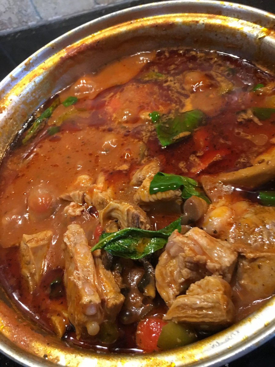 rustysheba's tweet image. Pasta sauce. A recipe my mom learned when coming to Canada. #cookedfromscratch. #basil #gardenbounty