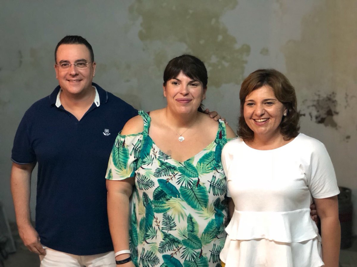 Bailach's tweet photo. Sopar del @ppalboraya per les seues festes i després visita a @ppmeliana a on també feien sopar d’estiu del partit junt a la nostra presidenta @isabelbonig .
#FentPartit
#FentComarca https://t.co/TErhm9N5Ia