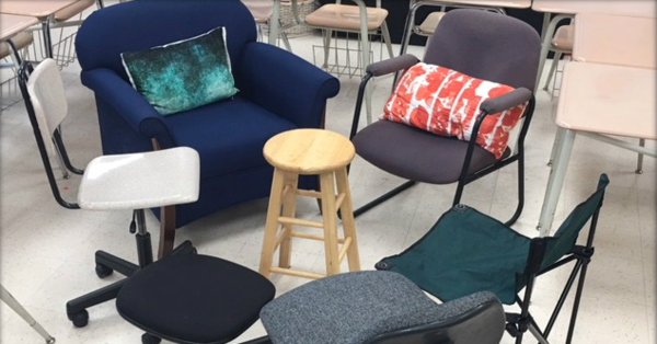 ScholasticEdu's tweet photo. When is the last time you switched up your classroom? #TopTeaching blogger @RhondaStewart20 tried flexible seating for the first time last year and tells you why it was SO. WORTH. IT! https://t.co/lcmvjzRCKS https://t.co/klq1pivI4D